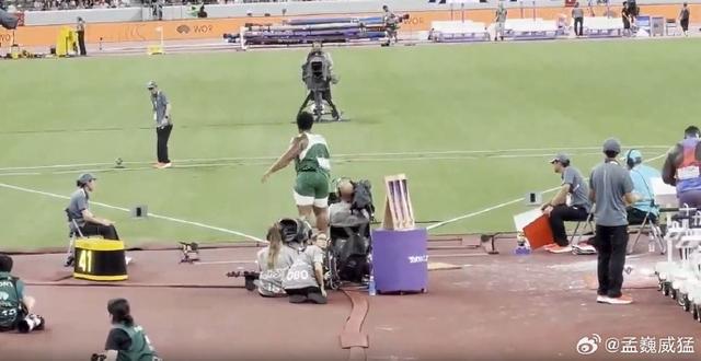 在铅球快要, 埃内克维奇, 最终拿到决 在铅球快要, 埃内克维奇, 最终拿到决